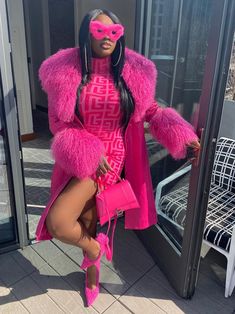 Bratz Party, Outfits For Dinner, Pink Fur Coat, Winter Outfits Aesthetic, Winter Outfit Inspiration, Dinner Outfits, Swaggy Outfits, Stylish Wedding, Pink Outfits