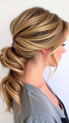 40+ Easy Ponytail Hairstyles for a Polished Look Easy Ponytail, Simple Ponytails, Professional Look, Ponytail Hairstyles, Polished Look, Effortless Style, Hairstyles, Hair Styles