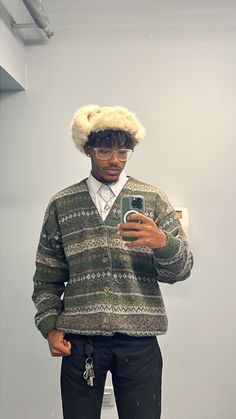 Vintage Fit Inspo Men, Modern Vintage Aesthetic Fashion, Artsy Men Aesthetic, Editorial Winter Fashion, Soft Boy Outfits Black Men, Soft Mens Fashion, Cottagecore Aesthetic Men, Christmas Fits Men, Ushanka Outfit Men