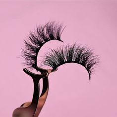 Eye Lashes Photography, Lash Product Photography Ideas, Eyelash Product Photography, Eyelashes Photoshoot Ideas, Lash Product Photography, Lash Photoshoot Ideas, Lash Business Photoshoot Ideas, Lashes Photoshoot