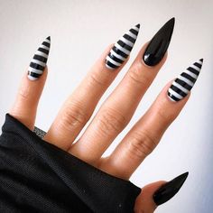 Beetlejuice Costume, Halloween Acrylic Nails, Stiletto Nail Art, Goth Nails, Stiletto Nails Designs, Inspired Nails, Striped Nails, Black Nail Designs, Polish Colors