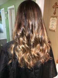 Highlights Hand painted  Curls  balayage Waves Beachy hair  Sun kissed Brunette Balayage Hair Medium, Blonde Long Layers, Balayage Hair Bob, Balayage Hair Rose