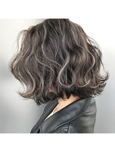 Contrast Highlights, Hair Cuts Medium, Ombre Colour, Medium Highlights, Curly Color, Short Ombre Hair, Grey Highlights, Colour Hair, Highlights Instagram