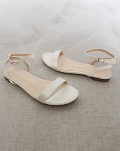 Bridal Shoes Flats Sandals, White Sandals Flat, Kids Heels, Homecoming Shoes, Flower Girl Shoes, Wedding Shoes Flats, Girls Flats, Girls Heels