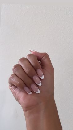 Oval French Tip Acrylics, Nails Almond White Tips, Almond French Tip Nails Classy, White Tips Oval Nails, Almond Oval French Tip Nails, Medium Round French Tip Nails, White Tip Nails Round, Long Round French Nails, Acrylic Nails French Tip Round