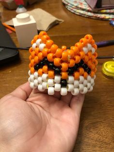 Kirby Kandi, Kandi Ideas Pattern, Kandi Animals, Kandi Core, Kandi Cuff Ideas, Kandi Inspiration, Scene Kandi, Kandi Cuff Patterns, Rave Jewelry