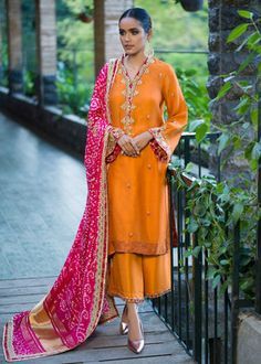 Fashion: #fashion, #style, #outfitinspiration, #beauty Net Shirt, Bandhani Dupatta, Designer Anarkali Suits, Pakistani Party Wear, Indian Party Wear, Deep Orange, Embroidery Designs Fashion, Silk Suit