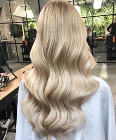 Beautiful Wedding Hair, Fall Hair Trends, Blonde Hair Looks, Wedding Hair Inspiration, Brown Blonde Hair, Long Blonde, Bridal Hair And Makeup, Long Blonde Hair, Hair Vine