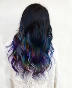 Colorful Hair Tips, Brunette Hair With Color Underneath, Colorful Hair Ideas For Brunettes, Skater Hair, Blonde Ideas, Color Streaks