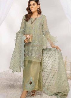 Pakistani Salwar Kameez, Chiffon Collection, Embroidered Chiffon, Punjabi Suit, Salwar Kameez Designs, 3 Piece Suits, Punjabi Suits, Chiffon Shirt, Wedding Collection