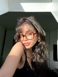 Glasses Frames For Women Square, Glasses Outfit Aesthetic, Outfits With Glasses, Big Glasses Frames, Glasses Selfie, Statement Glasses, Glasses Inspo