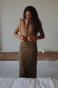 STYLE + FIT NOTES: Practicality, comfort + style is just how we would describe our Nova Cargo Slit Skirt. This maxi skirt has all the pockets + a slit detail making it one of our favorite skirts of the season! Snag this beauty in your true size for the ultimate fit. Elevated Basics, Golden Girl, Tennis Skirt, Chic Accessories, Latest Outfits, Fall Looks, Comfortable Fashion, Summer Wardrobe, Mini Black Dress