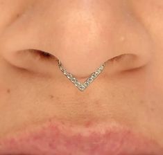 Piercing no septo Piercing Ideas For Women, Orbital Piercing, Piercing Septum, Face Piercings, Septum Jewelry, Piercing Ideas, Septum Piercing, Girls Accessories, Body Jewelry