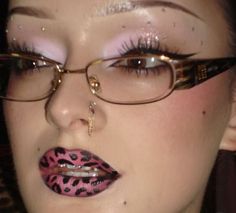 Creative Lip Makeup, Trashy Makeup, Makeup Looks Full Face