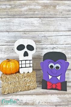 DIY Dollar Tree Halloween Decoration Ideas Dollar Tree Halloween Crafts, Dollar Store Halloween Diy, Halloween Infantil, Skull Crafts, Dollar Tree Halloween, Dollar Store Halloween, Craft Sticks, Rainy Day Crafts, Cheap Crafts