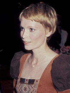 Classic pixie Mia Farrow Mia Farrow Pixie, Hairstyle For Prom, Pixie Crop, Celebrity Haircuts, Mia Farrow, Mia 3, Short Blonde, Long Hair Girl, Short Blonde Hair