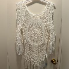 Cupshe White Crochet Cover Up. Never Worn. Has Open Shoulder Caps As Pictured. Size Xl Vacation Crochet Lace Top One Size, One Size Crochet Lace Top For Beach, Beach Crochet Yarn Top, White Crochet Top For The Beach, White Crochet Yarn Top For The Beach, Bohemian Yarn Crochet Top, Cream Crochet Knit Top For The Beach, Cream Knit Crochet Top For Beach, Cream Crochet Knit Top For Beach