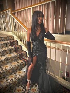 Item Details ： Product Number : fg4344 Fabric: Sequin Sleeves: Sleeveless Back Style: Zipper Size: US 2- 16. Check our Size Chart to get your correct size. Built with bra: Yes Prom 2k24, Homecoming Poses, Black Mermaid Prom Dress, 8th Grade Formal Dresses, 16th Birthday Outfit, Prom Picture