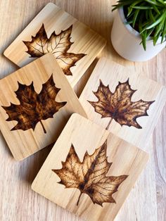 Pyrography Art Coasters with autumn leaves design, danish wood oil finished, hand made Pyrography Christmas, Pyrography Ideas Inspiration, Wood Burnt Coaster, Christmas Wood Burning Ideas, Woodburned Coasters, Wooden Coasters Wood Burning, Woodburned Coasters Design, Beginner Wood Burning Projects, Autumn Pyrography