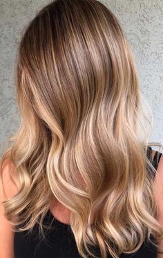 Warm Blonde Hair, Gorgeous Hair Color, Dark Blonde Hair, Honey Hair, Balayage Hair Blonde, Blonde Hair Looks, Blonde Hair With Highlights