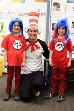 Easy DIY Cat in the Hat costume for male teacher- black pants, jersey w/black sleeves, red tie and striped hat Children's Book Characters Costumes, Dr Seuss Diy Costumes, Cat In The Hat Costume, Seuss Costumes, Dr Seuss Costumes, Literacy Week, Cat Costume Diy, Thing 1 And Thing 2, Halloween Diy Outdoor