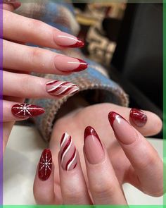 It can be anything, as long as it's holiday-themed! Unghie Nail Art, Cute Christmas Nails, Christmas Nails Easy, Christmas Gel Nails, Her Nails, Blue Nail