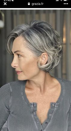 Short Hairstyles Ideas, Grey Hair Inspiration, Mullet Hairstyle Women, Curly Hair Women, Hairstyle Women, Penteado Cabelo Curto, Mullet Hairstyle, Short Hair Haircuts, Hair Color Dark