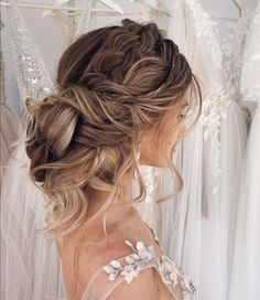 30 Romantic Wedding Hairstyles to Die for! – Annie Shah Mob Hair, Rustic Wedding Hairstyles, Romantic Wedding Hair, Braided Bun Hairstyles, Simple Wedding Hairstyles, Best Wedding Hairstyles, Glam Squad, Wedding Hairstyles Updo