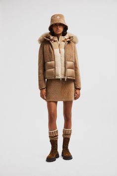 Moncler Beige Marne Teddy Short Down Jacket: discover all the exclusive styles of Short Down Jackets for Women. Shop from the official online store Moncler US and get free delivery. Moncler Jacket Women, Personalized Jacket, Jacket Outfit Women, Moncler Jacket, Cardigan Shirt, Active Life, Outerwear Outfit, Apres Ski, Down Jackets