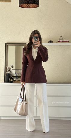 Workplace Outfits, Trouser Fits, Maroon Blazer, Lawyer Outfit, Classic Style Outfits, Office Casual Outfit, Stylish Work Attire, Business Casual Outfits For Work, Woman Suit Fashion