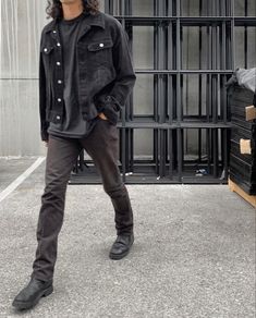 Punk Outfits Men, Mens Alternative Fashion, Grunge Outfits Men, Mens Grunge, Goth Guys, Aesthetic Outfits Men, Dark Outfits, Mens Outfit Inspiration, Punk Outfits