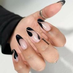 21 Aesthetic & beautiful black nail designs for every season - The Fashion Messanger White Nail Designs