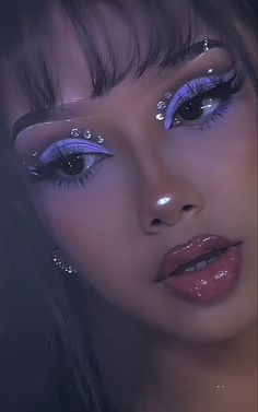 Purple Eye Makeup Concert, Wing Eye Makeup Looks, Euphoria Hoco Makeup, 2016 Full Glam Makeup, Pink Rave Makeup Looks, Fair Make Up Ideas, Fairy Goddess Makeup, Pisces Eye Makeup, Purple Fairy Aesthetic Outfit