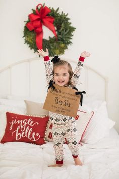 Best Baby Announcement Ideas, Baby Number 2 Announcement, Modern Baby Announcement, Baby 2 Announcement, Second Baby Announcements, Baby Announcement Ideas, Pregnancy Announcement Sibling, Big Sister Announcement, Baby Announcement Photoshoot