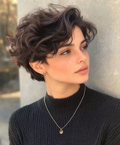 Short Layered Haircuts Haircuts For Short Curly Hair, Curly Hair For Women, Short Layered Haircuts For Women, Face Pose, Haircuts 2024, Layered Haircuts For Women, Haircut Short, Hair For Women