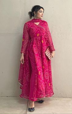 Trendy Outfits Indian, Simple Frocks, Pakistani Fancy Dresses, Salwar Kamiz, Fancy Dresses Long, Outfit Pink