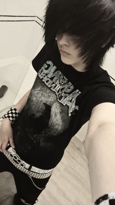 Emo scene boy myspace outfit Scene Emo Fashion, Emo Boy Hair, Emo Haircuts, Emo People, Emo Scene Hair, Scene Boys, Goth Music, Kei Visual, Outfits 2000s