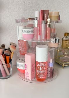 Skincare Organization Aesthetic, Skincare Organisation, Vanity Skincare, Vanity Aesthetic, Pink Girly Aesthetic, Vanity Inspo, Beauty Organizer, Organize Makeup, Dream Vanity