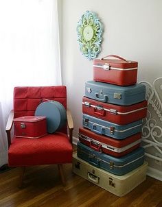 suitcases! Suitcase Decor, Blue Suitcase, Old Suitcases, Vintage Trunks, Vintage Suitcases, Wedding Mementos, Vintage Suitcase, Hans Wegner, Vintage Luggage