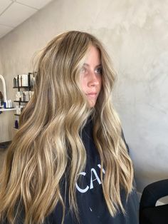 Surfer Blonde Hair, Blonde Dimensional Hair, Dimensional Hair, Summer Blonde Hair, Summer Blonde, Chop Chop, Dirty Blonde Hair, Birthday Inspo, Blonde Hair Inspiration