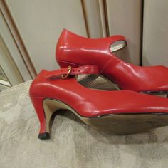 Gently Worn, Excellent Condition Made In Italy No Scuffs Red Mary Jane Shoes, Jane Shoes, Mary Jane Shoes, Lady In Red, Mary Janes, Shoes Women Heels, Shoes Heels, In Italy, Italy