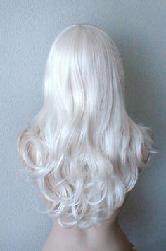 White Hair Hairstyles, White Hair Wigs, White Hair Styles, Wavy White Hair, White Color Hair, White Hair Aesthetic, White Hair Short, White Hair Wig