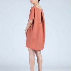 Best-Selling Xs Kaarem Dress In Coral (Sold Out Color!). The Dress Has A Natural Drape (Meant To Drape Loose) With A Beautiful Open Back. Quality Material And Construction. New Without Tags. Kaarem Description: Mini-Length Dolman Sleeve Dress. Constructed With Two Pieces Of Fabric And A Natural Drape Creating The Open Back Feature. Handbraided Button Loop. Style Drapes Loose. - 100% Polyester Crepe - Hand Wash, Lay Flat In Shade - Made In Vietnam Photo Credit: Kaarem Unusual Fashion, Dolman Sleeve Dress, Sack Dress, Coctail Dresses, Minimalist Capsule Wardrobe, Open Back Dress, Open Back Dresses, Dresses Backless, Current Fashion Trends