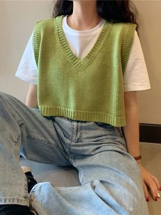 Autumn Sweater, Sweater Vests, Sweater Vest Women, Elegante Casual, Knitted Vest, Easy Trendy Outfits, 가을 패션, Fall Sweaters, Casual Style Outfits