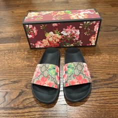 Runs Slightly Small - Fits Size 8.5-9 Comes With Vintage Floral Box! 100% Authentic Floral-Print Gg Canvas Upper Rubber Lining And Sole Padded Insole Made In Italy Gucci Black, Gucci Shoes, Slide Sandals, Women's Shoes Sandals, Vintage Floral, Shoes Sandals, Floral Print, In Italy, Floral Prints