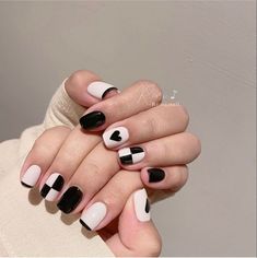 Edgy Gel Nails, Short Nails Ideas Aesthetic, Minimal Nail Art Simple, Long Nails Art, Punk Nail Art, Nail Inspo Acrylic, Nails Model, Membentuk Alis