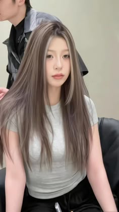 Korean Highlights Hair, Brown Hair With Highlights Korean, Korean Hair Color Highlight, Korean Hair Dye Highlights, Korean Hair Color 2024, Milk Tea Hair Color With Highlights, Babylights Blonde, Ash Brown Hair Color