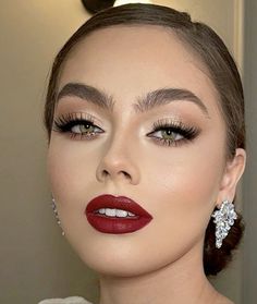 Soft Makeup For Red Dress, Natural Bridal Makeup With Red Lips, Wedding Makeup Burgundy Lips, Makeup Idea For Red Dress, Ceo Makeup Look, Natural Makeup For Red Dress, Glitz And Glam Make Up Look, Red Lipstick Makeup Prom