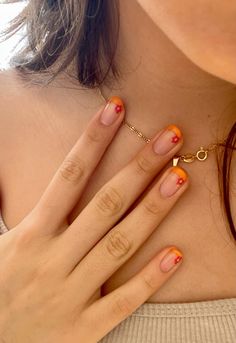 Simple Cute Beach Nails, Short Gel Nails Summer Flower, Tropical Nail Designs Short, Funky Gel Nail Designs, Tropical Holiday Nails, Beach Short Nails, Tropical Nails Short, Summer Funky Nails, Short Tropical Nails