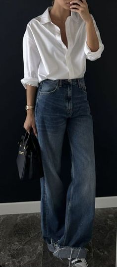 Smart Casual Jeans Outfit Women, White Shirt Outfits, Mode Tips, Chique Outfits, Elegante Casual, Outfit Jeans, Casual Work Outfits, Outfit Aesthetic